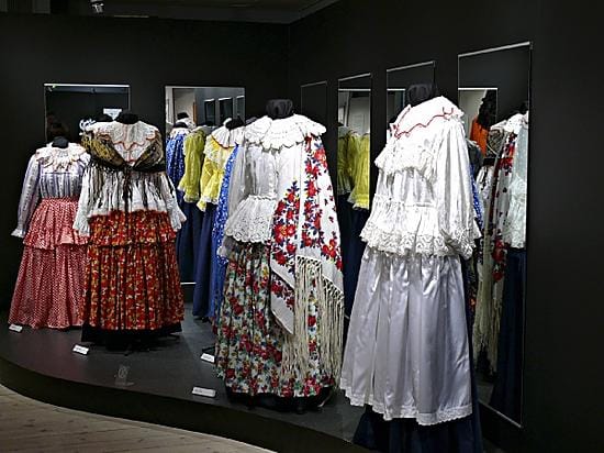 Tutkijan mukaan Suomessa on isoja romanisukuja, jotka välttelevät toisiaan.