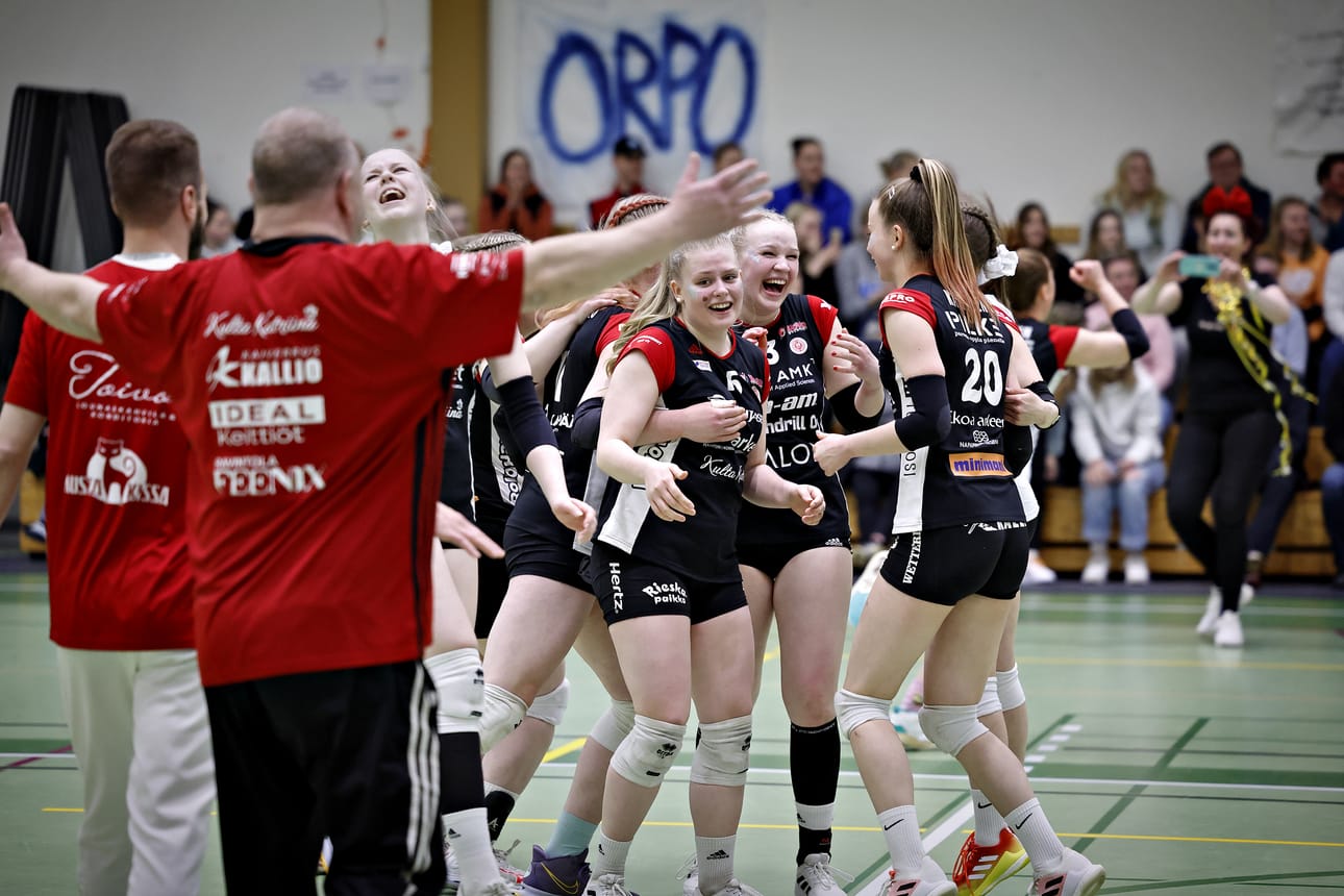Rovaniemen Woman Volley voitti lentopallon A-tyttöjen Suomen mestaruuden.