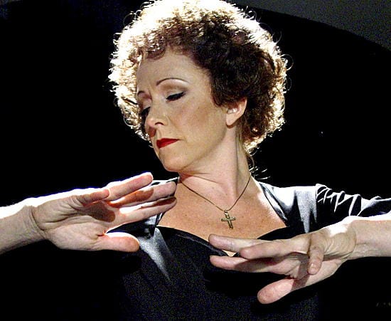 Minä haluaisin elää nämä laulut, enkä tulkita, sanoo Piaf-illan päätähti Susanna Haavisto.