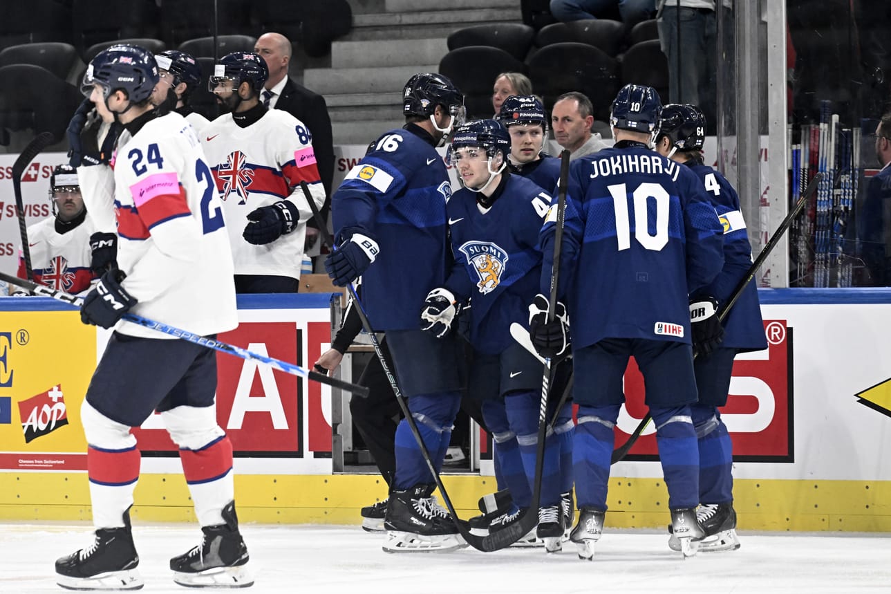 Ville Heinola iski kaksi maalia Iso-Britannian verkkoon.