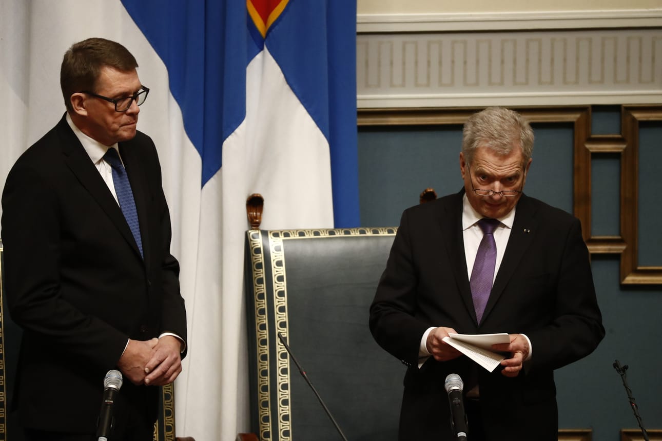 Tasavallan presidentti Sauli Niinistö avasi valtiopäivät. Presidentin vieressä eduskunnan puhemies Matti Vanhanen.