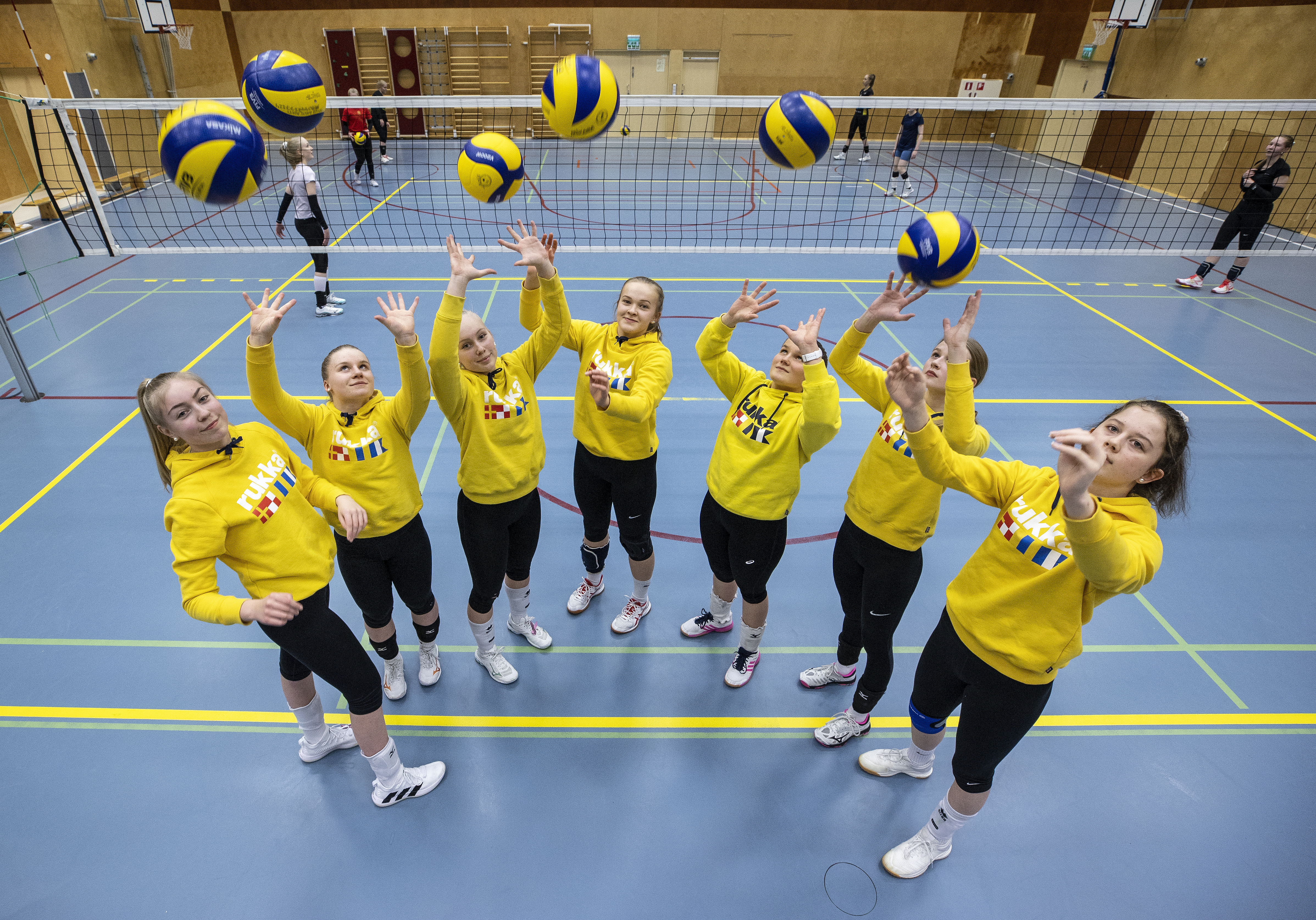 Tytöt kurkottavat tähtiin – Haukiputaan Heiton B-junioreihin on koottu alueen parhaat pelaajat
