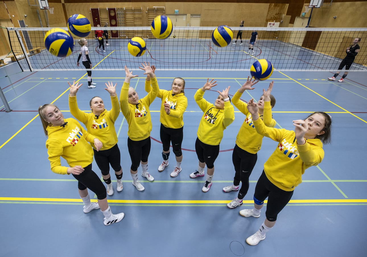 Haukiputaan Heiton B-tyttöjen joukkueeseen on koottu tavoitteellisesti harjoittelevat alueen juniorit. Pelaajat ovat Heiton lisäksi Oulunsalon Vasamasta, Oulun Kiskosta ja Sotkamon Jymystä. Tällä kaudella ryhmään on liittynyt Nella Haatainen Etelä-Suomesta.