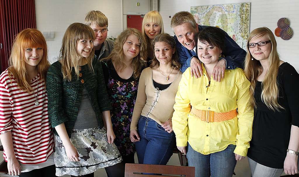 Patterin kirjoittajat vasemalta Anni Rajaniemi, Veera Adolfsen, Iida Ahonen, Sonia Ben Henia, Heta Mattila ja Elina Salmu. Takarivissä Aapo Kukko, Kaisa Karvinen ja Patterin toimittaja Elina Ursin. Kuvasta puuttuvat Sanna Myllykangas ja Noora Vaarala.