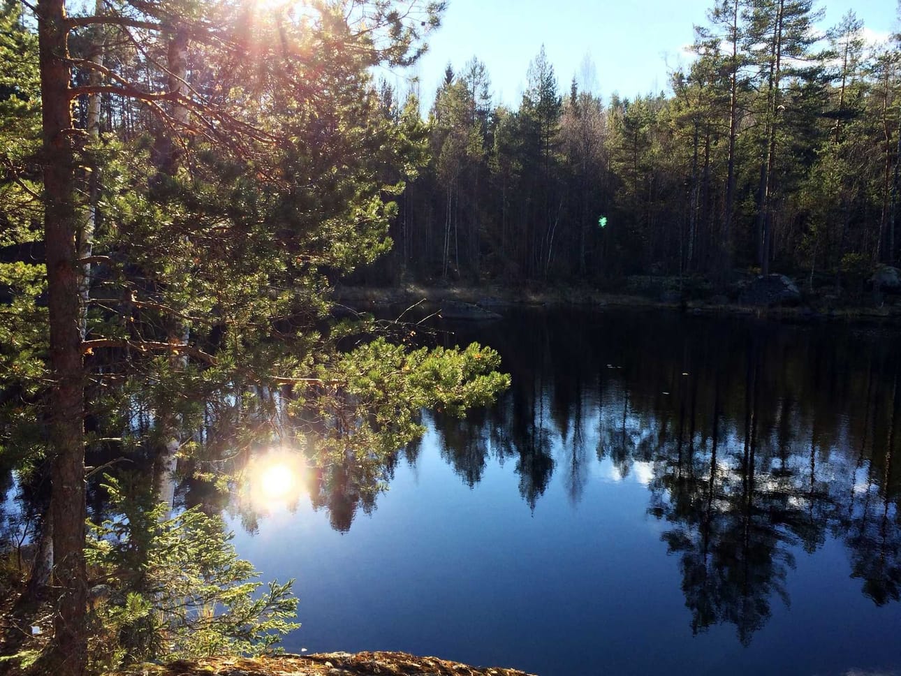 Tänä kesänä pintavedet ovat pysyneet tavallista viileämpinä ja 20 asteen ylityksiä on ollut virallisilla havaintopaikoilla poikkeuksellisen vähän.