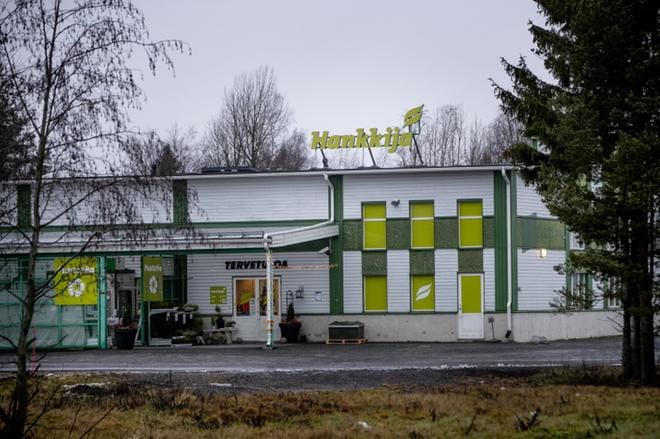 Hankkija ilmoitti maanantaina yt-neuvotteluista, joissa suunnitelmana on lakkauttaa Ilmajoen, Teuvan ja Lapuan myymälät. Kuva on otettu Ilmajoella. KUVA: JAAKKO ELENIUS