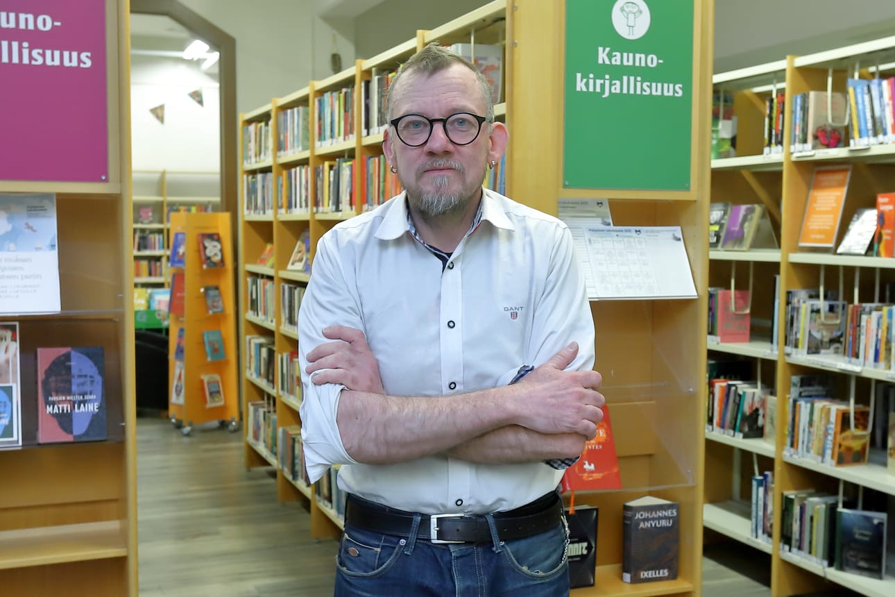 –Oli yllätys, että Pyhäjoelta oli kerätty niin paljon, lähemmäs sata kummitusjuttua, Heikki Lahnaoja sanoo. Kummituskirja on seuraavaksi hänellä työn alla ja tulossa on myös lastenkirja, historiallinen romaani ja runokirja.