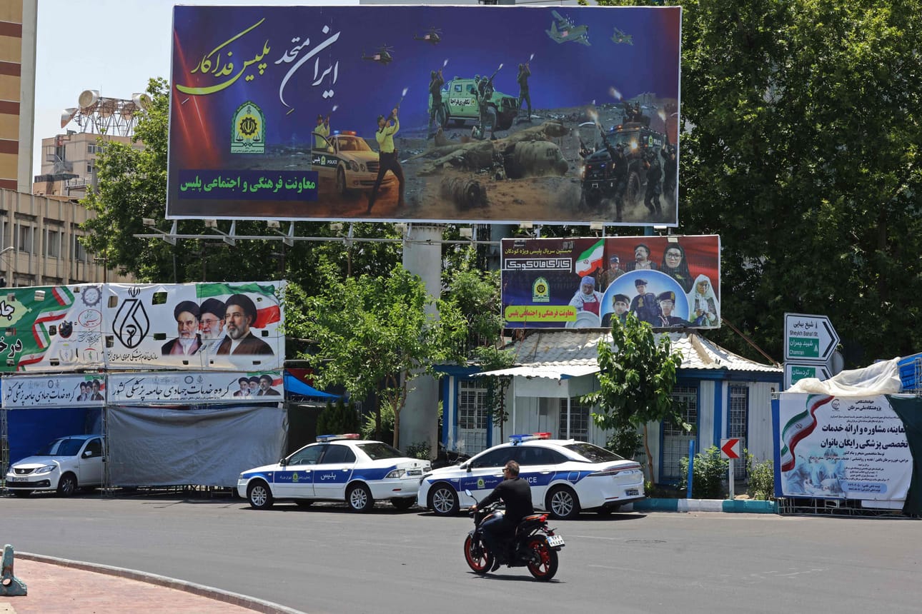 Iran ja Yhdysvallat ovat jatkaneet keskusteluja rauhan solmimisesta ristiriitaisissa merkeissä. Kuva on otettu Teheranissa tällä viikolla.
