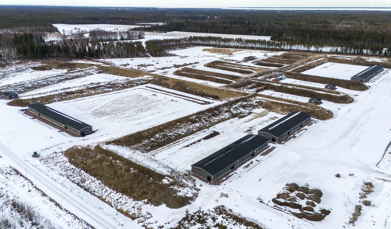 Omistajakunnat uskovat, että Limingan ja Lumijoen rajalla sijaitsevan Ruutikankaan takaiskut ovat vain tilapäisiä. Ilmakuva ampumaurheilukeskuksesta on viime keväältä.