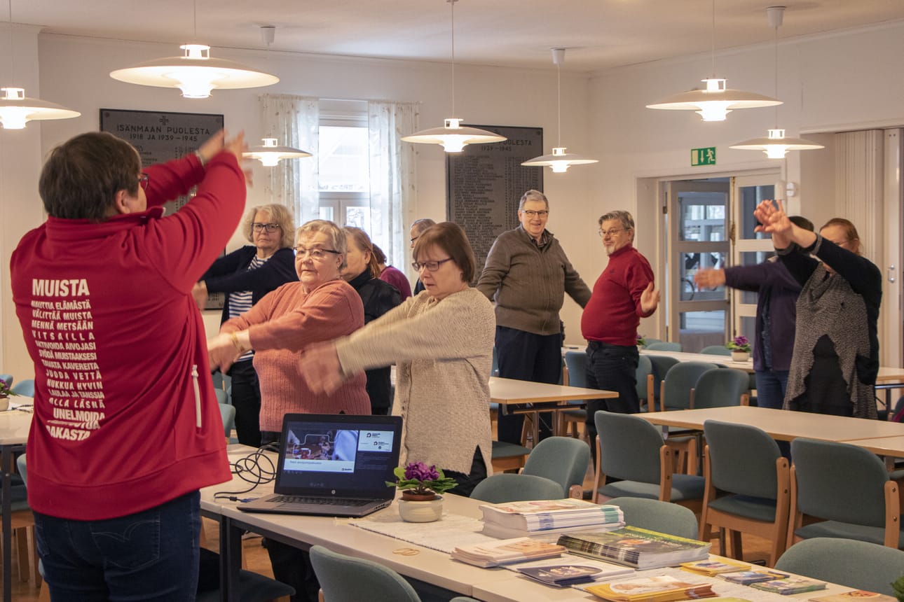 Suomenselän Muisti ry järjesti Aivoviikolla Keskipisteen omaishoitajat ry:n kanssa Aivohoitola-tilaisuuksia. Pyhännällä Anne Hapon pitämän aivoterveysluennon ohessa myös sekä jäseniä että aivotoimintaa virkistävää jumppaa.