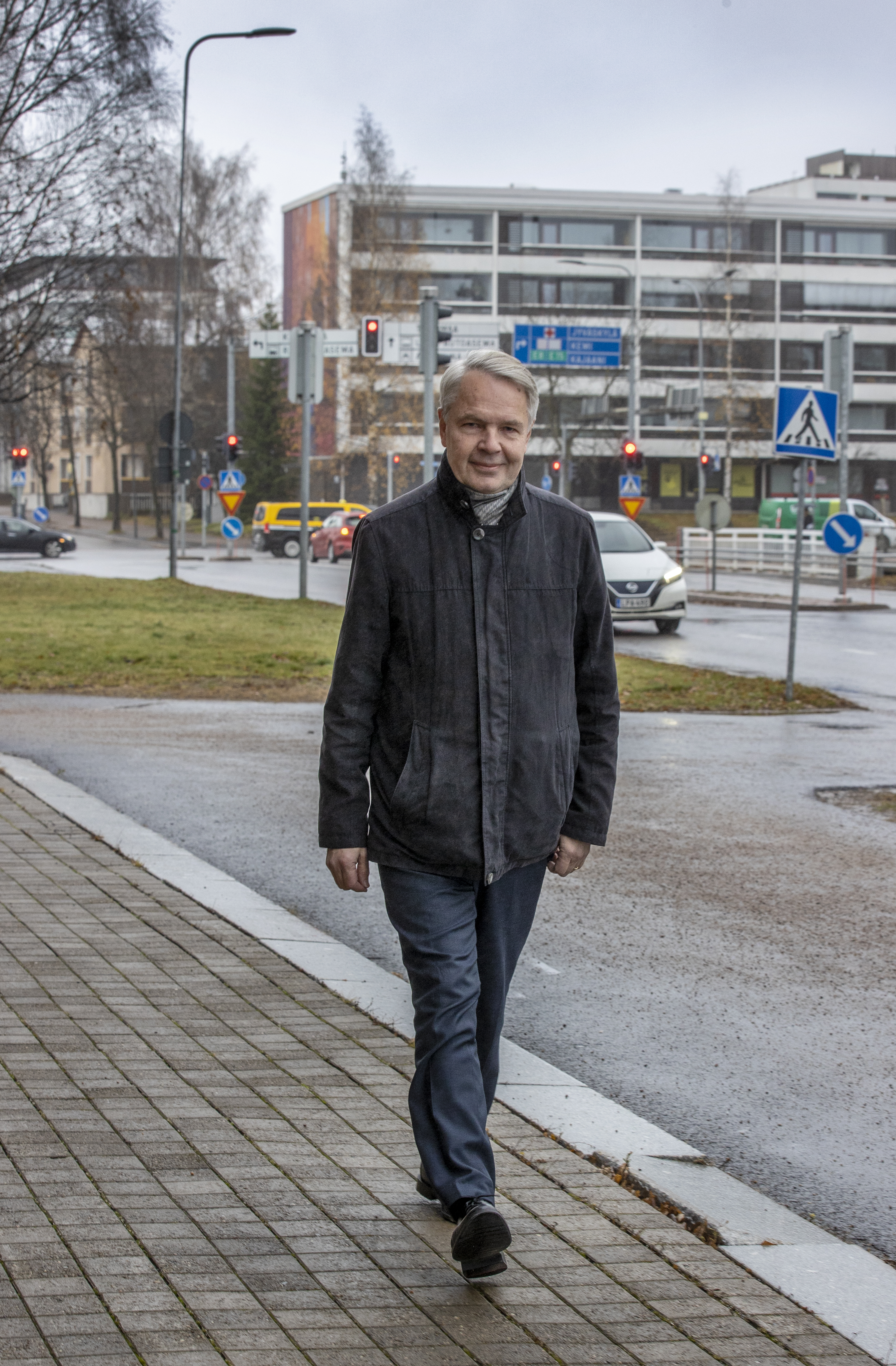 "Turvallisuusasiat ovat kuin liima, joka pitää Suomen keikkuvan hallituksen pystyssä" – Oulussa vieraillut Pekka Haavisto uskoo, että tässä tilanteessa Suomi tarvitsee erityisen jämäkkää päätöksentekoa