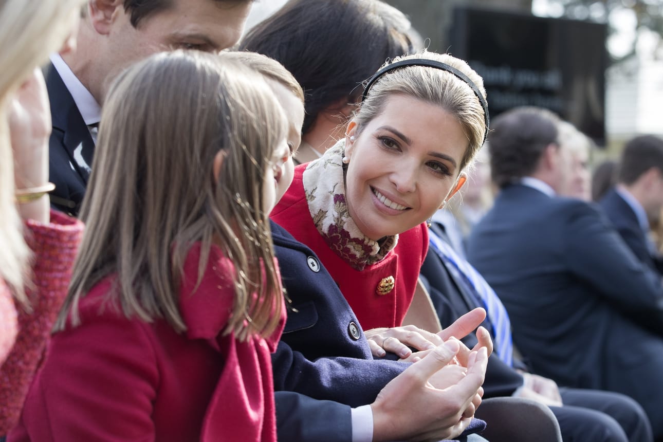 Presidentin tyttären Ivanka Trumpin rooli Yhdysvaltain hallinnossa närkästyttää ympärillä olevia ihmisiä.