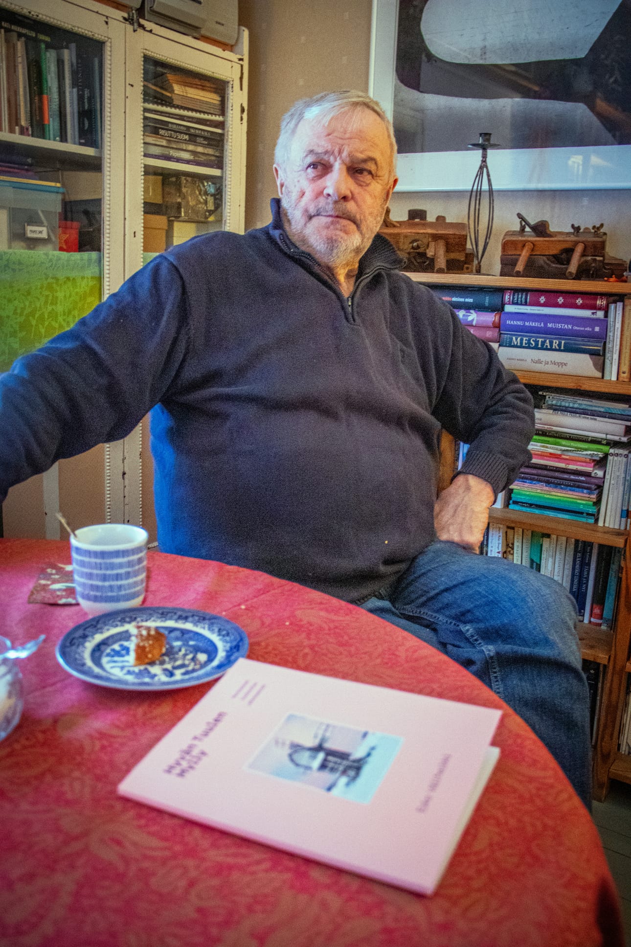 Esko Väliheikki piti Hyvän tuulen myllyn rakentamisesta tarkkaa päiväkirjaa, jonka perusteella hän kirjoitti teoksensa.