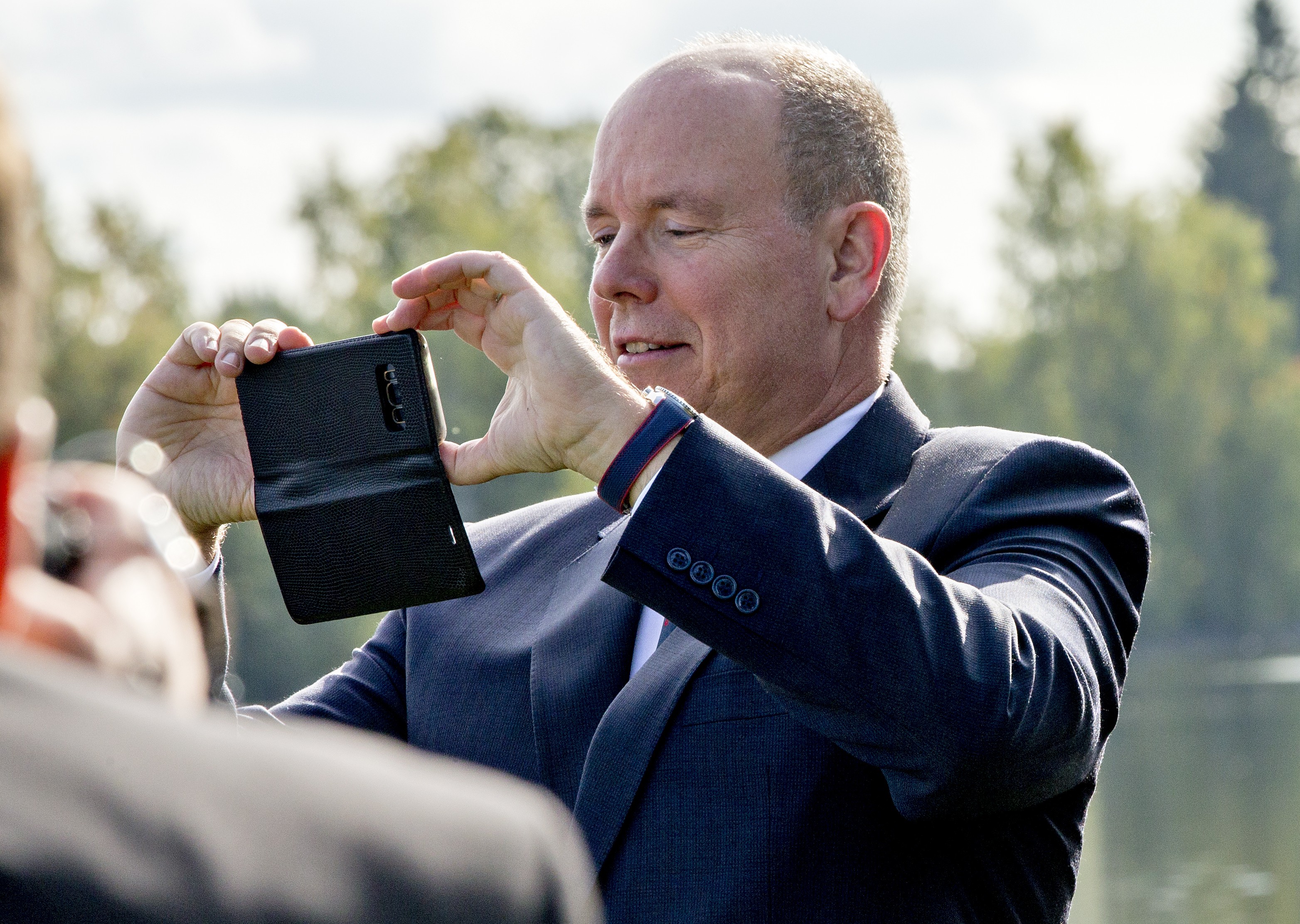 Ruhtinas Albert II avasi arktisten asioiden kongressin Oulussa. Hän vieraili myös Maikkulan kartanolla.