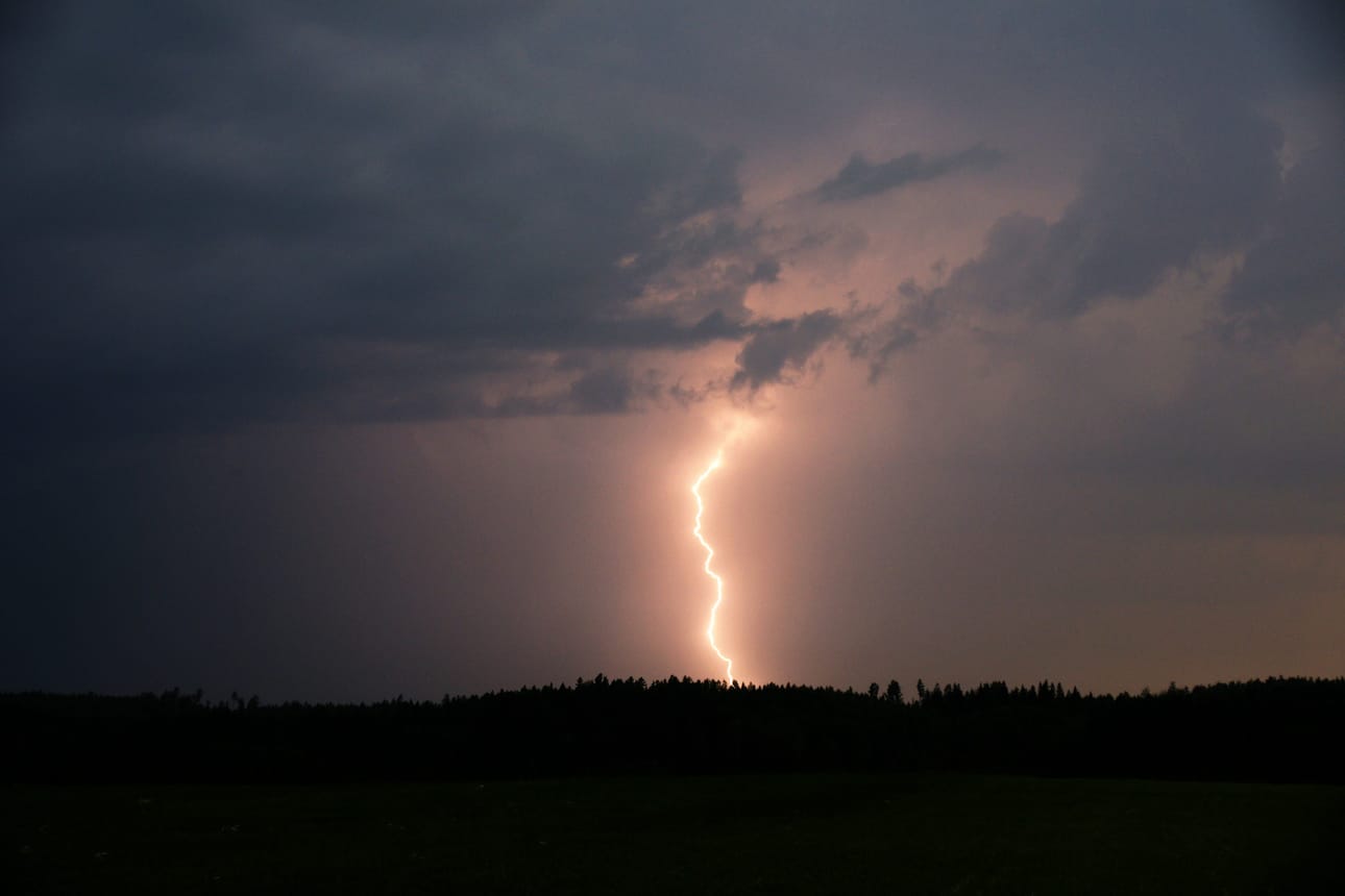 Kuluvan kesäkuun aikana koko Suomessa on salamoinut pian tavanomaisen kesäkuun verran.