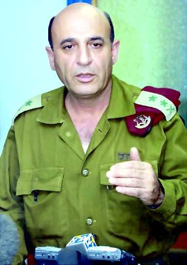 Haukkojen haukka. Shaul Mofaz on Israelin uusi puolustusministeri