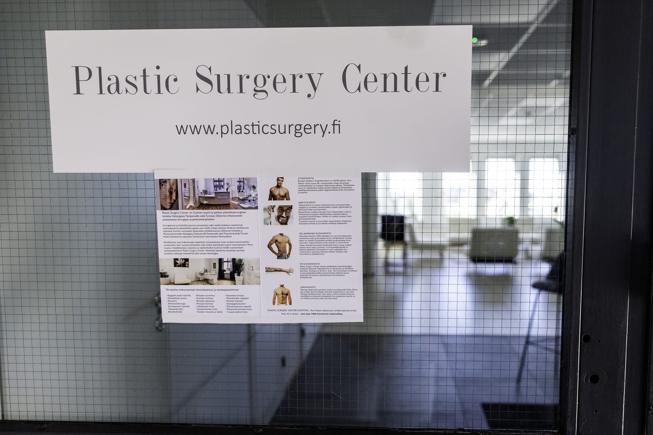 Plastic Surgery Centerin Vaasan klinikalla oli hiljaista maanantaina iltapäivällä.
