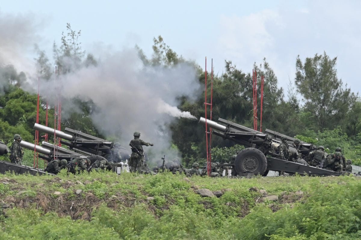Taiwan aikoo jatkaa tänään omia sotaharjoituksiaan, sen jälkeen kun Kiina oli järjestänyt päiviä kestäneet jättimäiset sotaharjoitukset Taiwanin ympärillä. LEHTIKUVA/AFP