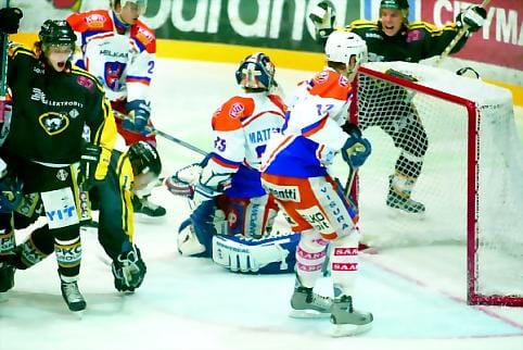 Sinne upposi. Kärpät kaatoi hallitsevan Suomen mestarin sunnuntaina Raksilan hallissa.