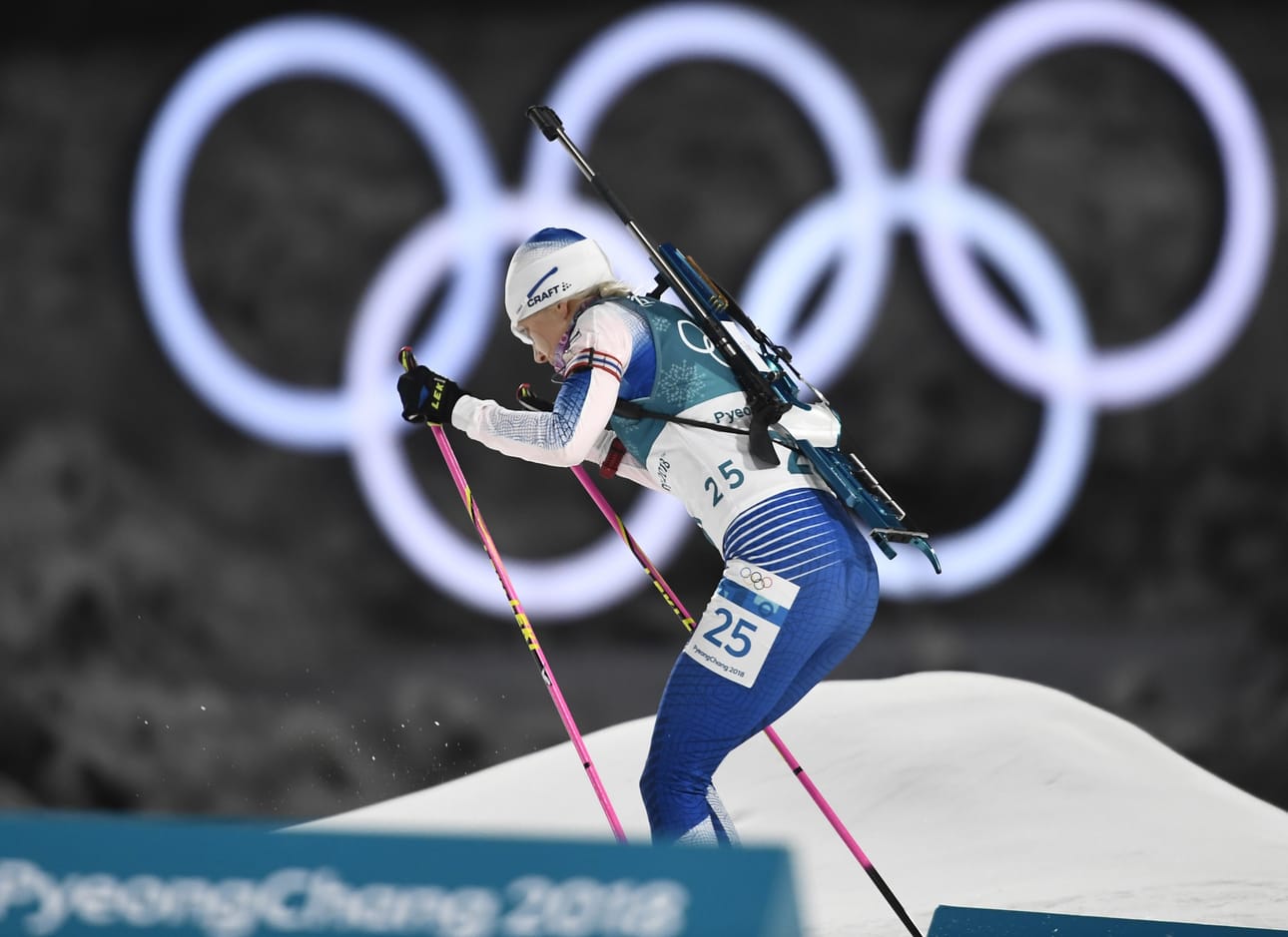 Kaisa Mäkäräisen suoritus ja muut tiistaina olympialaisten ohjelmassa olleet hiihtokilpailut kiinnostivat suomalaisia niin paljon, että useiden kuntien verkkopalvelimet ruuhkautuivat.