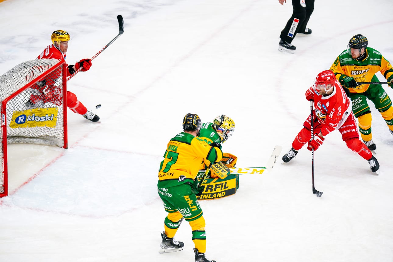 Roope Talaja ohjasi Sportin avausosuman Vadim Zherenkon taakse.