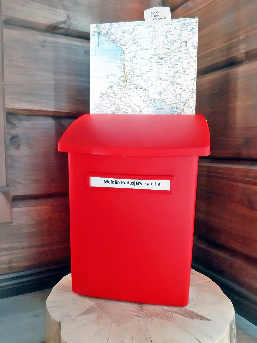 Kuluvan kesän aikana kerätään Meidän Pudasjärvi -postilaatikoiden ja postikorttien avulla tietoa siitä, mitä hyvää ja mitä kehitettävää Pudasjärvellä on. 