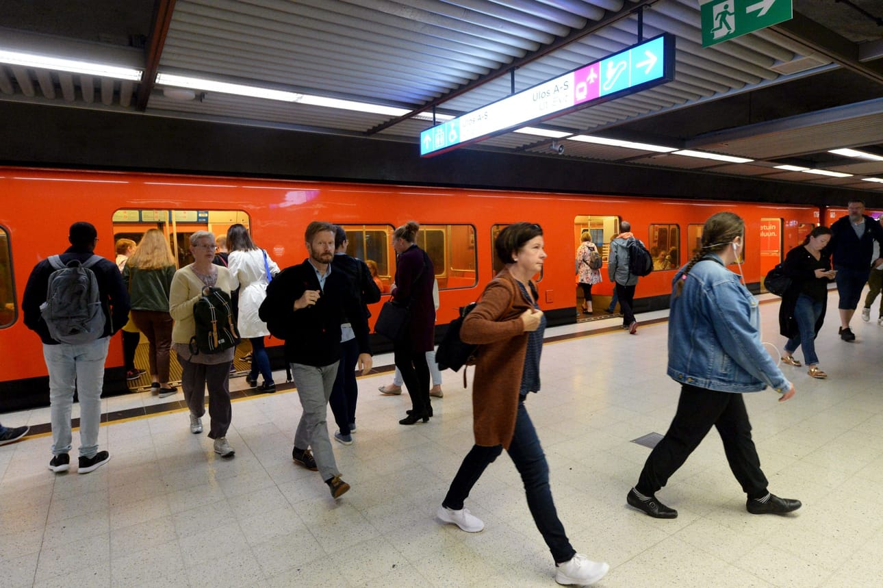 Rautatietorin metroasema on ollut poissa käytöstä liki kolme kuukautta peruskorjauksen ja kunnossapitotöiden takia. LEHTIKUVA / Mikko Stig