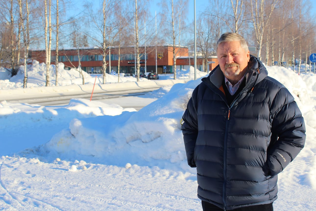 Teollisuusneuvos Jorma Terentjeffin mielestä Syötteen kehittämisessä on mentavä talvimatkailu edellä, jotta myös kesämatkailu kehittyisi. Kehitys ja kasvu laajentavat osaamistarvetta.