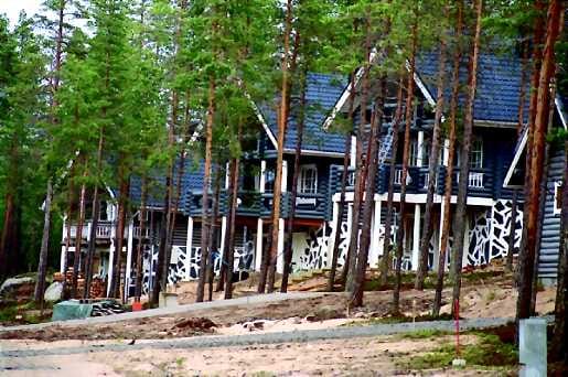Golf poikii. Golfkentän rakentaminen Hiekkasärkille on poikinut kovan kysynnän loma-asunnoista.