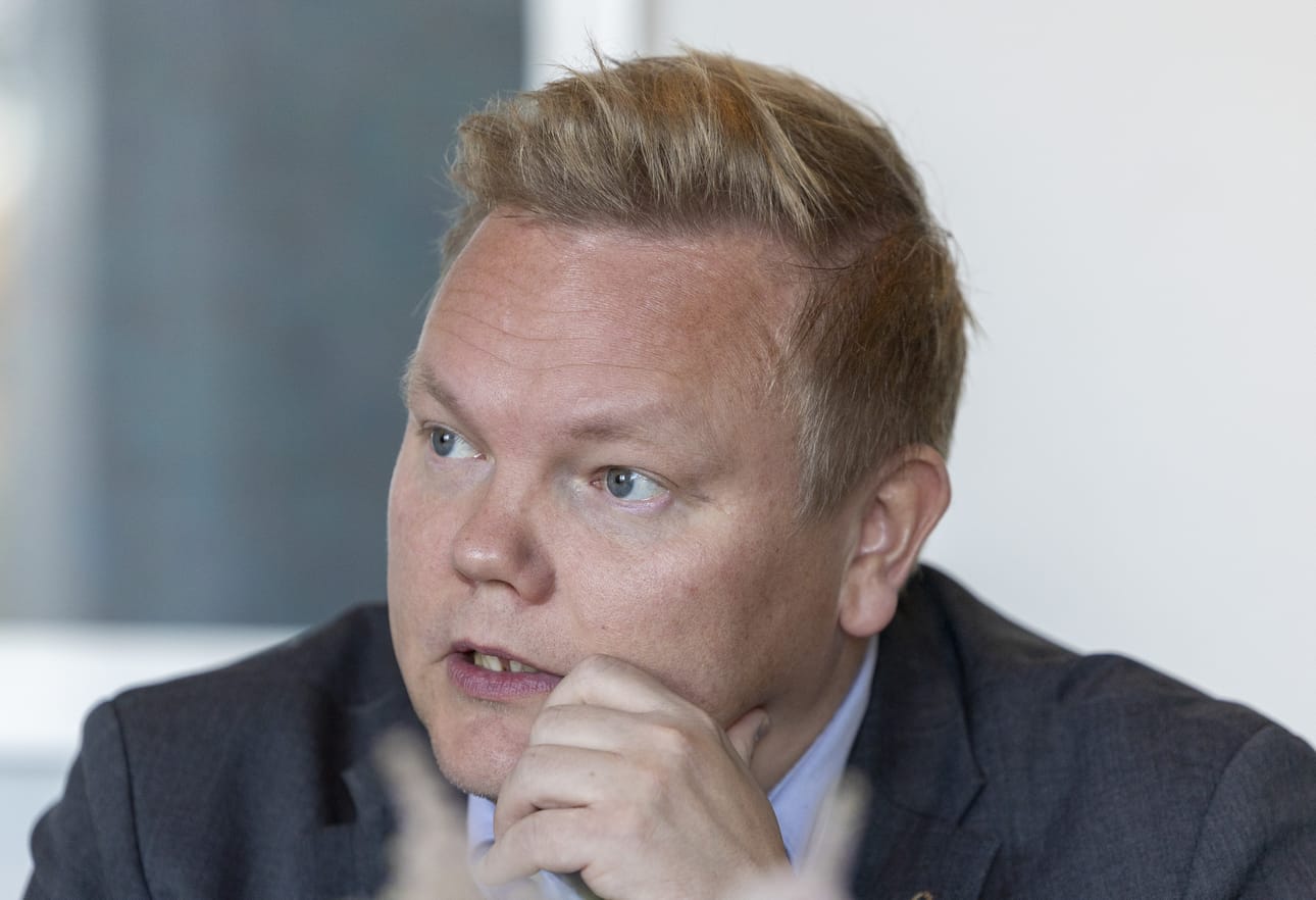 Antti Kurvinen sanoo, että osa aloitteista muotoutuu sillä perusteella, että alueelta otetaan yhteyttä ja toivotaan kansanedustajan vievän heidän asiaansa eteenpäin.