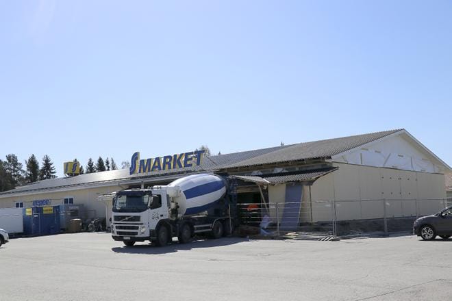 Vimpelin S-Market laajenee 300 neliömetrillä. Kun rakennus valmistui vuonna 2004, siinä oli noin 980 neliötä. Kuva: Johanna Kataja