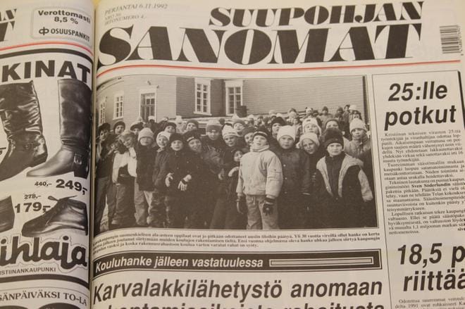 Kantakaupungin suomenkielisen alakoulun tilaongelmista kirjoitettiin marraskuussa 1992 (SS).