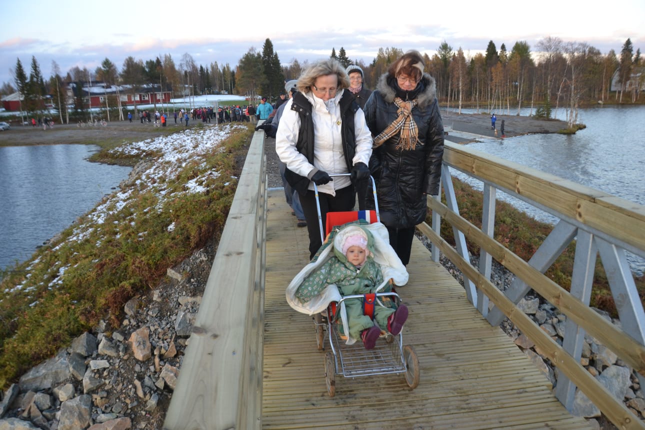 Kirkkosaaren silta oli Lahdentauksen asukkaiden pitkään toivoma kehityskohde. Silta avattiin syyskuussa 2014. Arkistokuva.