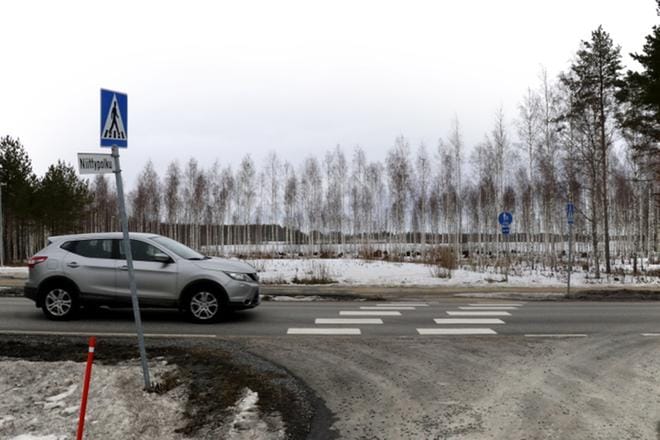 Alajärvellä tontteja on tarjolla muun muassa Kullanmutkassa. Alueen yhteensä 21 tontista 14 on näkymä Alajärven Pirkkalanlahdelle. Seitsemän tonttia on uuden päiväkodin takana. KUVA: HANNU PUROLA