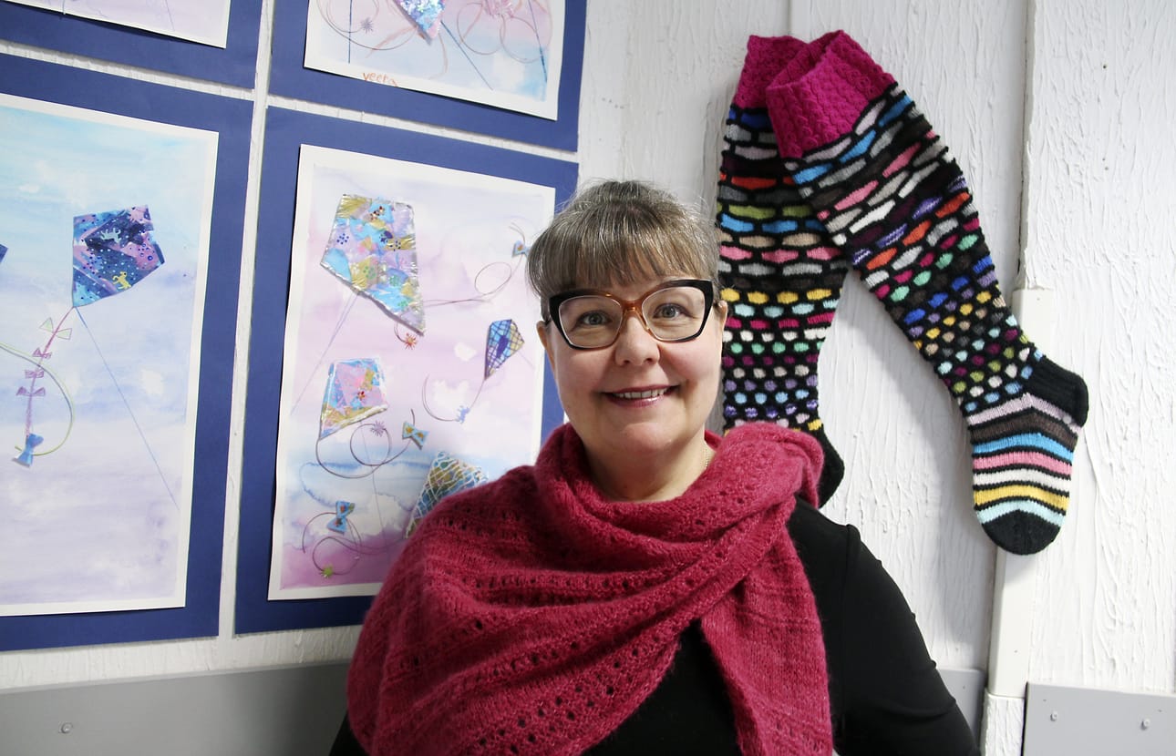 Jokihelmen opiston rehtori Anu Hultqvist tuumaa, että kansalaisopiston monipuolinen kurssitarjonta edistää alueen pito- ja elinvoimaa. Hän onkin todennut, että opiskelu ja toiminta kansalaisopistossa on kurjistumisen ehkäisyä!