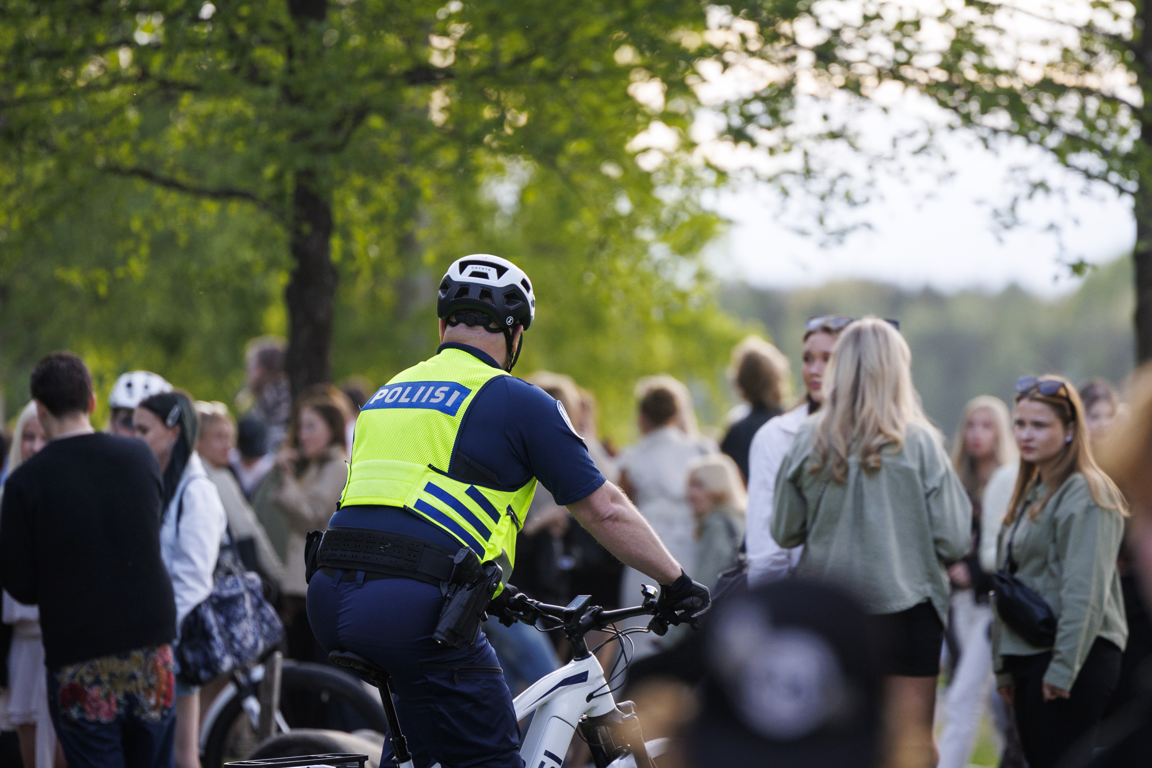 Kiikelin juhlintaa väritti alkoholi ja paikoin väkivaltainen käytös – poliisi pyysi huoltajia hakemaan lapsensa pois