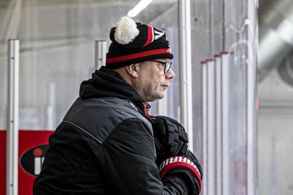 Risto Dufva valmentaa Kuparisaaressa kevääseen 2022. KUVA: PAULA KASKIMAA