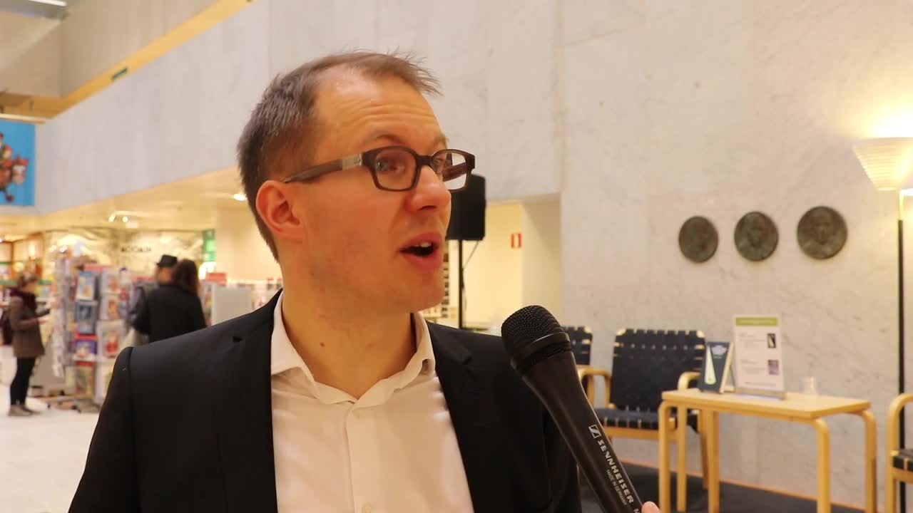 "Perussuomalaisten hajoamisen historia" - Toimittaja Lauri Nurmi kertoo uuden kirjansa paljastuksista