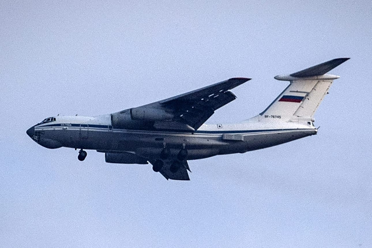 Lentokentälle tehdyssä iskussa vaurioitui neljä Iljushin Il-76 -kuljetuslentokonetta. Arkistokuva. LEHTIKUVA/AFP