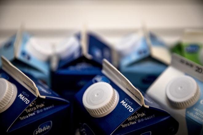 Korkki pitää ja sen ilmastonvaikutus on suuri. Kun otetaan huomioon Valion koko vuoden tuotannon taso, niin kasvispohjaisten pakkausten merkitys hiilidioksidipäästöistä on samaa luokkaa kuin jos ajaisi henkilöautolla maapallon ympäri 412 kertaa.