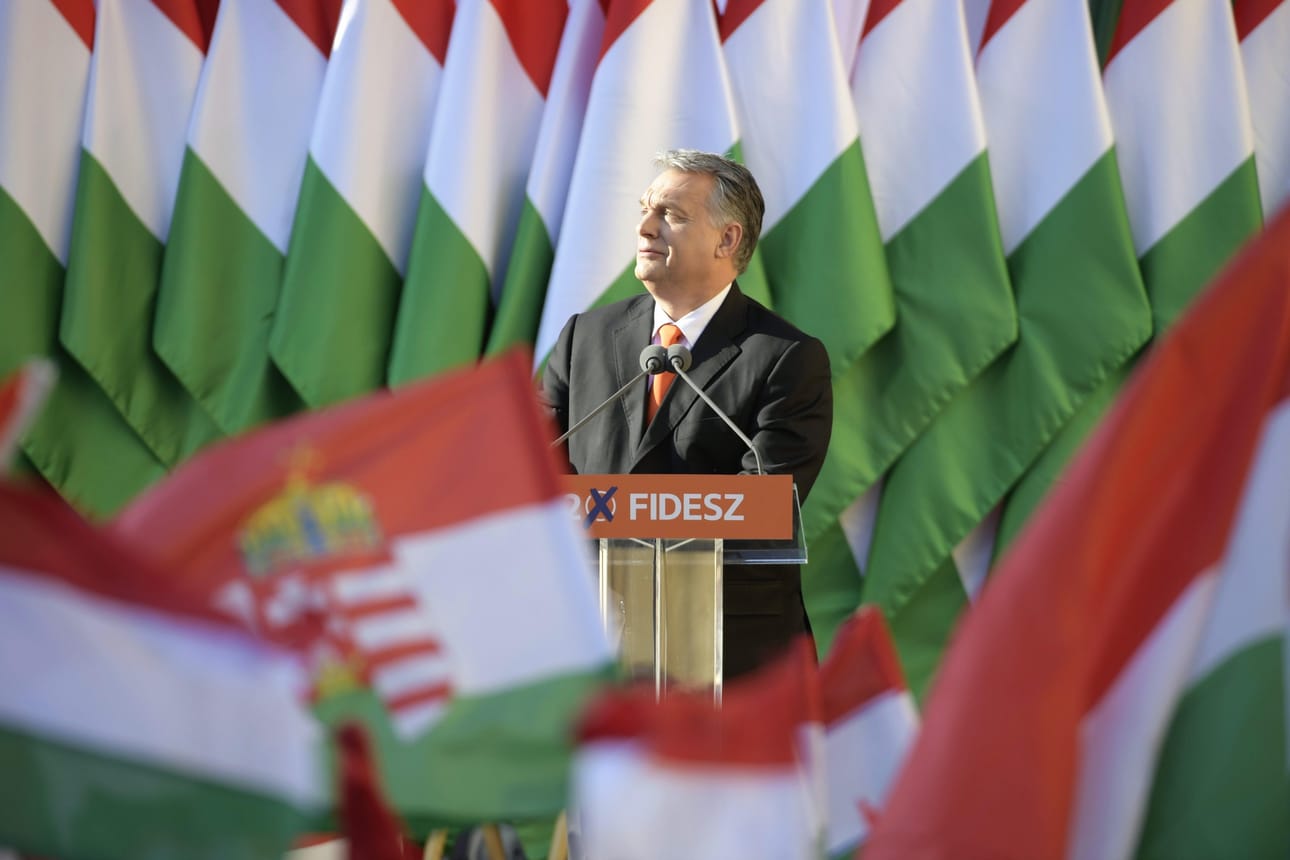 Unkarin pääministeri Viktor Orbán puhui kannattajilleen Szekesfehervarissa huhtikuun alussa kaksi päivää ennen parlamenttivaaleja, jotka Orbánin Fidesz-puolue voitti.