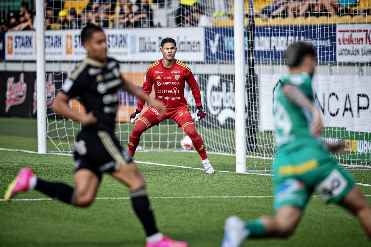 Maalivahti Miguel Rodríguez pelasi ensimmäisen liigaottelunsa SJK:n paidassa.