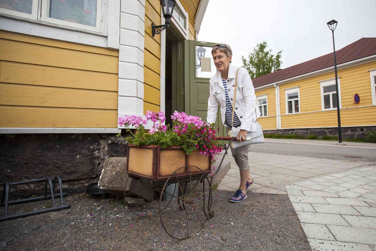 Nyt on aikaa tavalliseen kesänviettoon, kun kalenteri ei ole täynnä maakuntakierrosten tilaisuuksia.