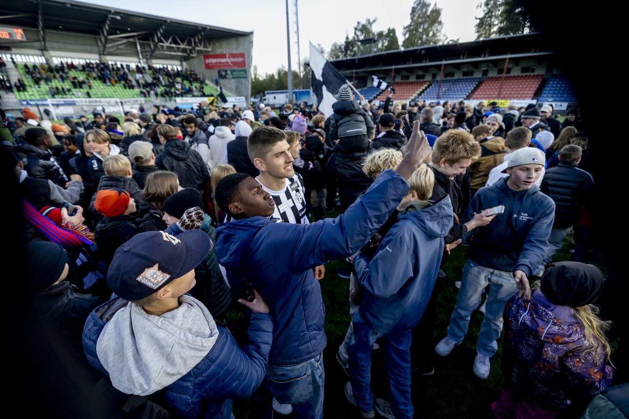 Harry Sawyer juhli Vaasassa SM-pronssia.