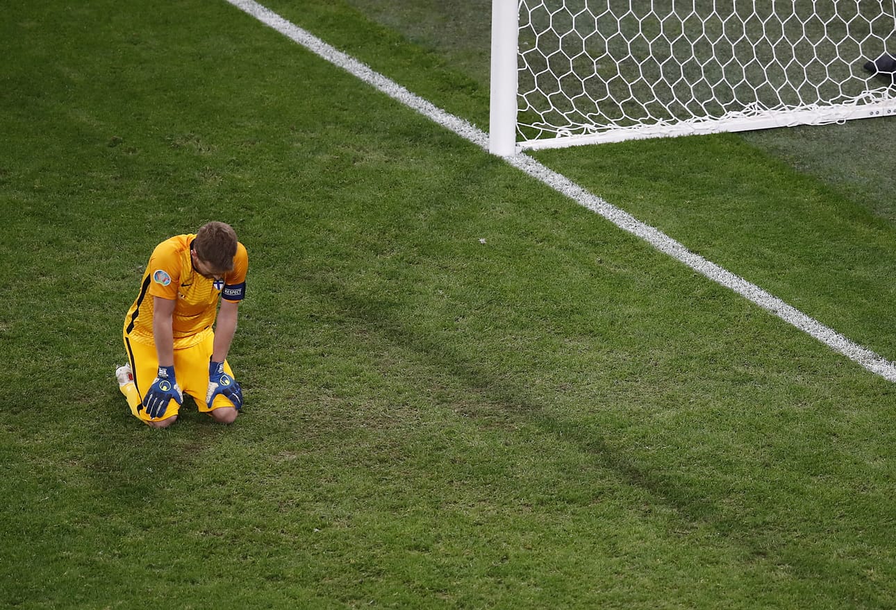 Lukas Hradecky oli Belgia-tappiossa allapäin.