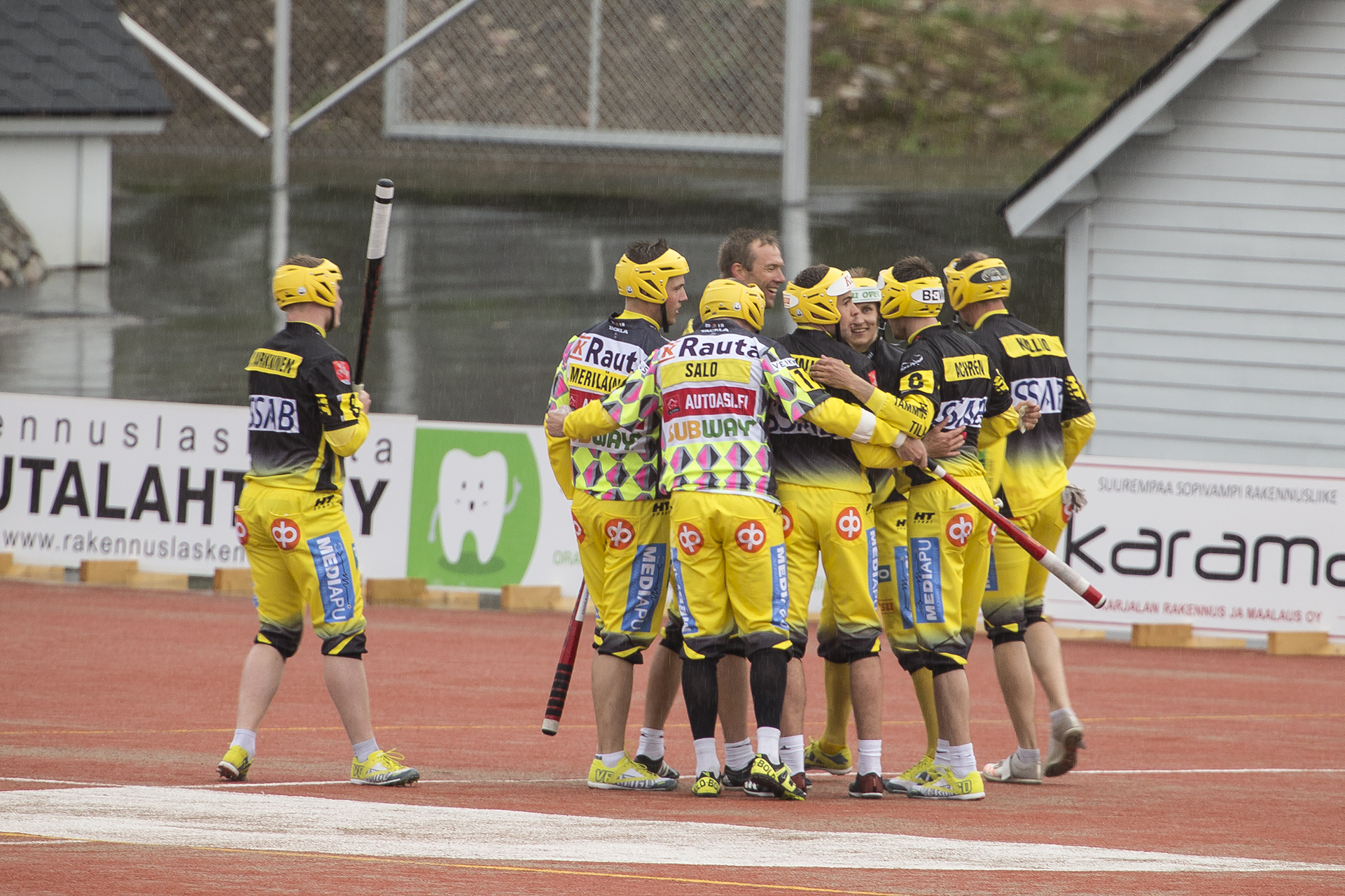 Jere Achrén iski avausjaksolla superpesisuransa neljännessä ottelussa ensimmäisen kunnarin.