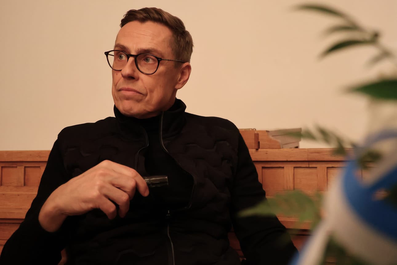 Alexander Stubb (kok.) vieraili kampanjoimassa Kristiinan Raatihuoneella joulukuussa. Arkistokuva. Minna Zilliacus