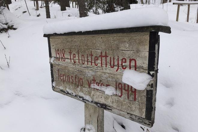 Ähtäriläinen Hilma Toivola oli tiettävästi ainut punaisena ammuttu eteläpohjalaisnainen. Hänen elämänsä päättyi tähän suohautaan Paukanevalla. Paukanevan haudan vainajat on myöhemmin siirretty muualle. KUVA: ANNE PUUMALA