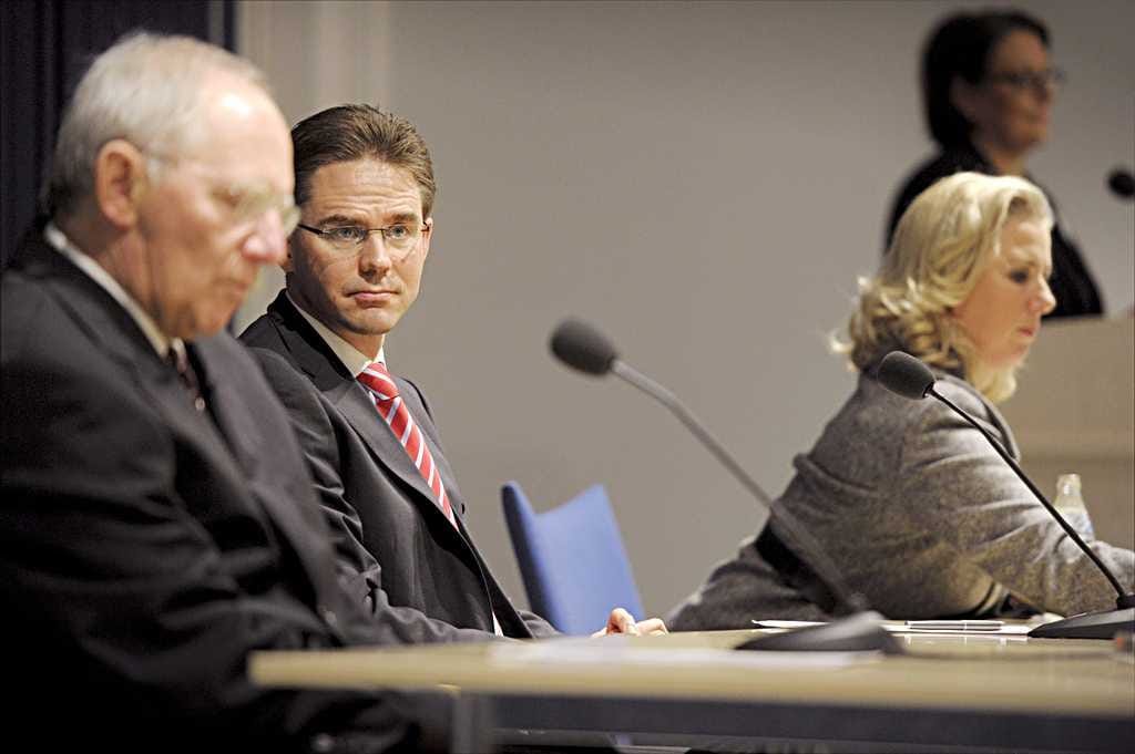 Sekä pääministeri Jyrki Katainen (kok.) että valtiovarainministeri Jutta Urpilainen (sd.) ovat hyväksyneet ajatuksen uudesta esityksestä.