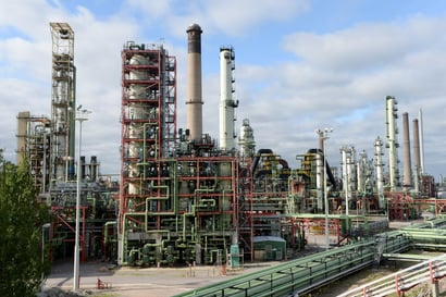 Teollisuusliitto ajaa Nesteen Porvoon öljynjalostamon alas